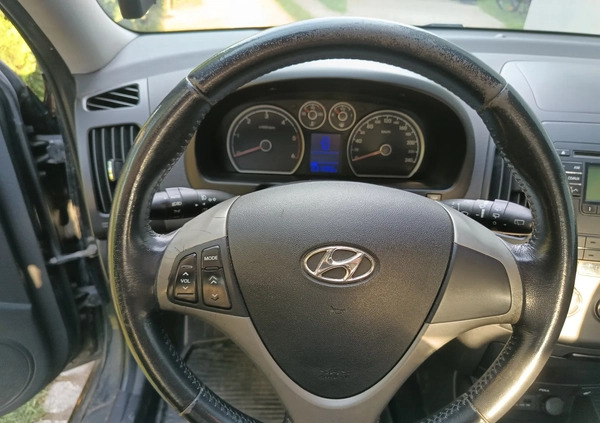 Hyundai I30 cena 15500 przebieg: 235000, rok produkcji 2010 z Ozorków małe 277